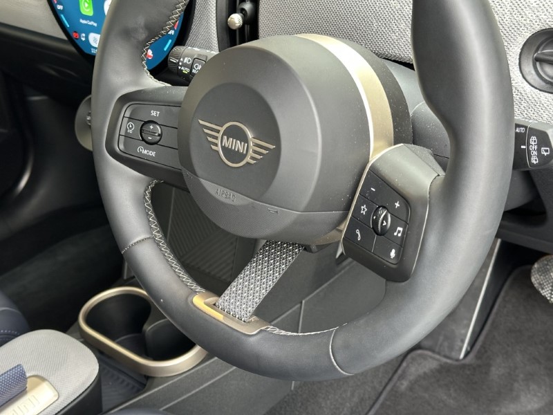 2025 (25) MINI COOPER 1.5 C Exclusive 3dr Auto 4725394