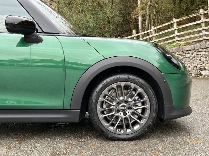 2025 (25) MINI COOPER 1.5 C Exclusive 3dr Auto 4725449