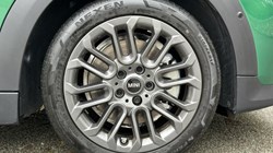 2025 (25) MINI COOPER 1.5 C Exclusive 3dr Auto 4725448