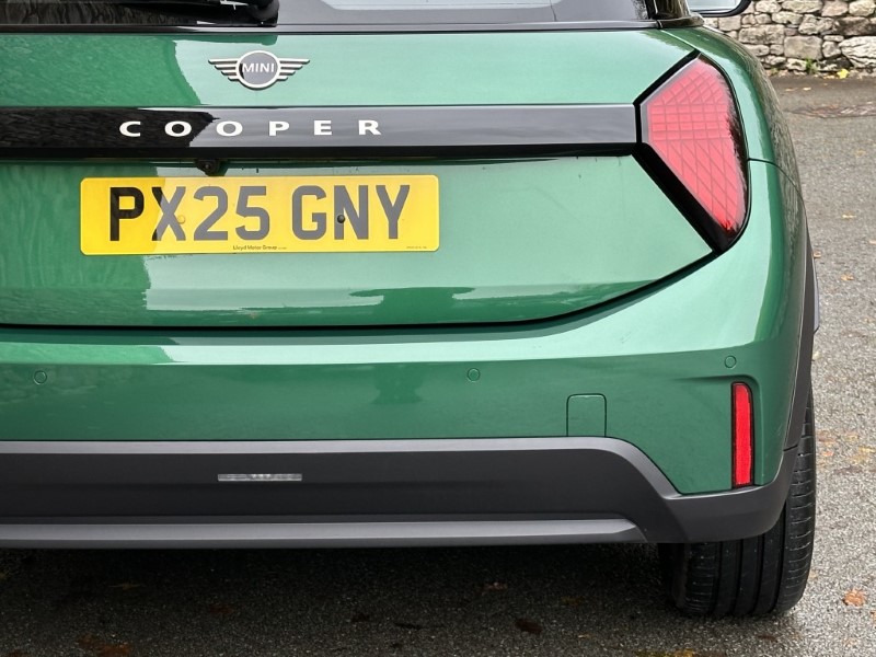 2025 (25) MINI COOPER 1.5 C Exclusive 3dr Auto 4725389