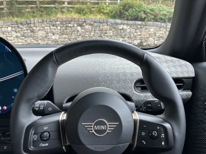 2025 (25) MINI COOPER 1.5 C Exclusive 3dr Auto 4725440