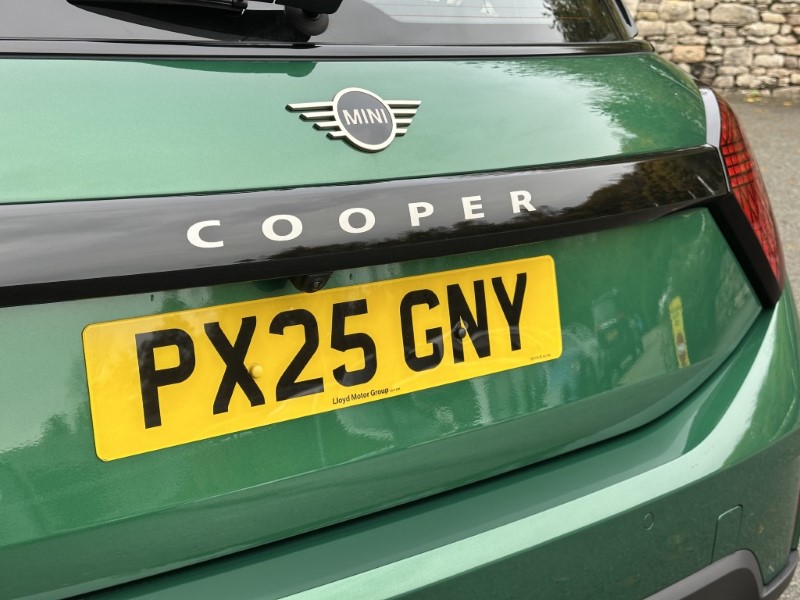 2025 (25) MINI COOPER 1.5 C Exclusive 3dr Auto 4725391