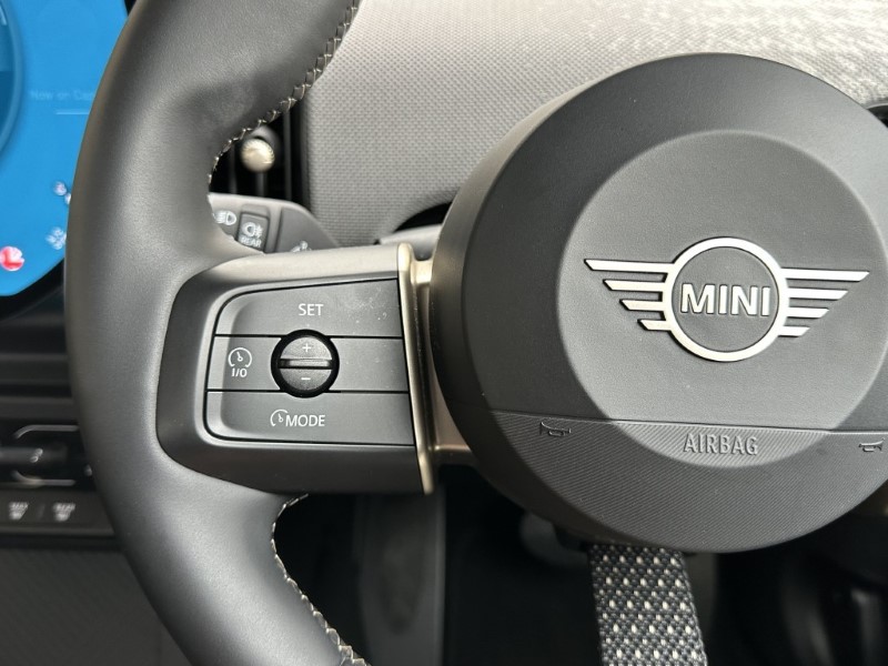 2025 (25) MINI COOPER 1.5 C Exclusive 3dr Auto 4725406