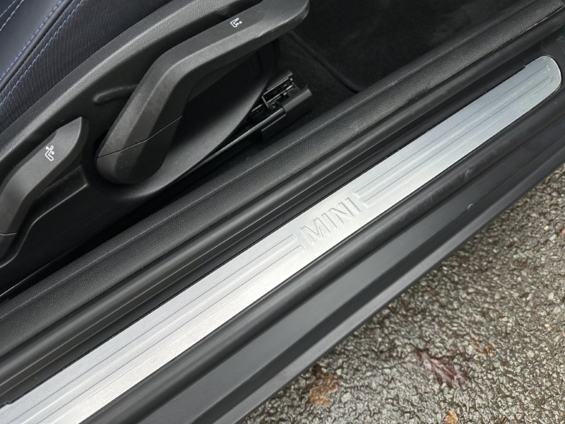 2025 (25) MINI COOPER 1.5 C Exclusive 3dr Auto 4725397