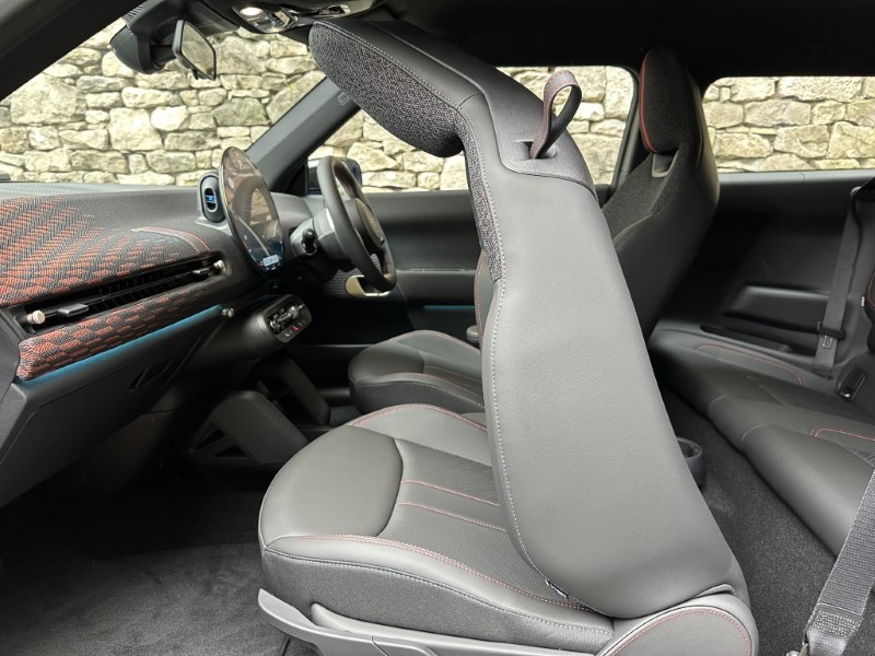 2025 (75) MINI COOPER E Sport  4740490