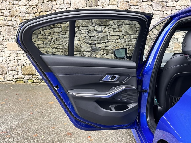 2023 (73) BMW 3 SERIES 320i M Sport 4dr Saloon 4768356