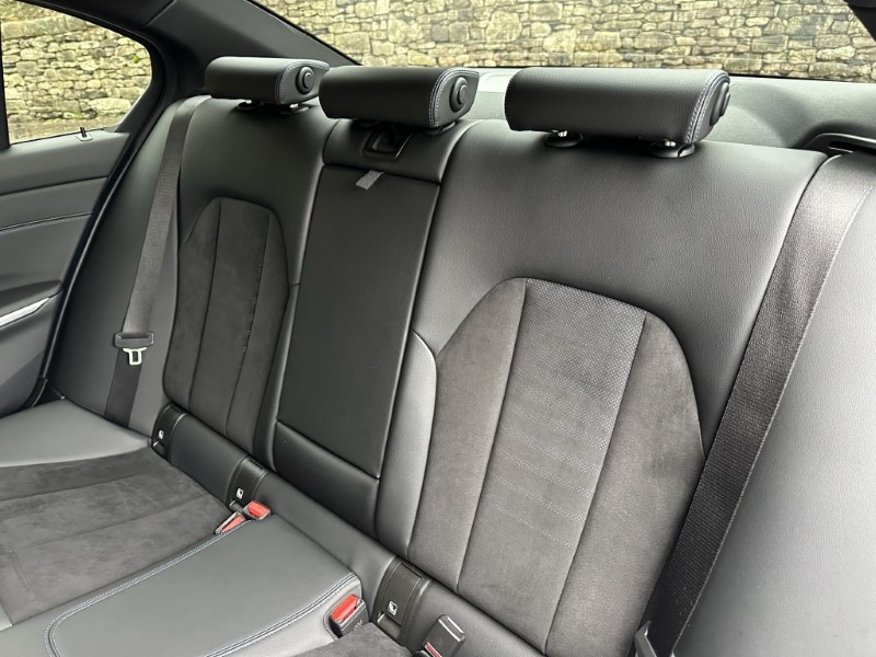 2023 (73) BMW 3 SERIES 320i M Sport 4dr Saloon 4768359