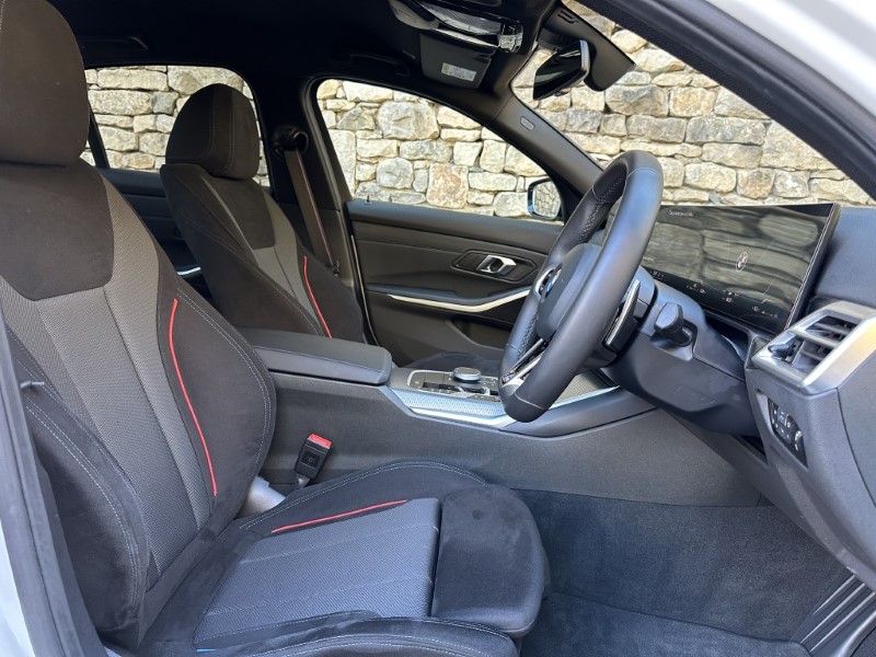 2025 (25) BMW 3 SERIES 320i M Sport 4dr Saloon 4805501