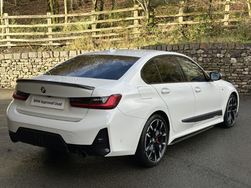 2025 (25) BMW 3 SERIES 320i M Sport 4dr Saloon 4805565