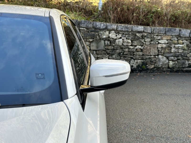 2025 (25) BMW 3 SERIES 320i M Sport 4dr Saloon 4805544