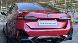 2025 (74) BMW 5 SERIES 550e xDrive M Sport Pro Saloon 4799037