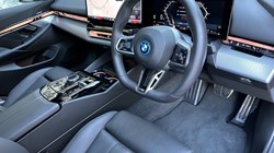 2025 (74) BMW 5 SERIES 550e xDrive M Sport Pro Saloon 4799042