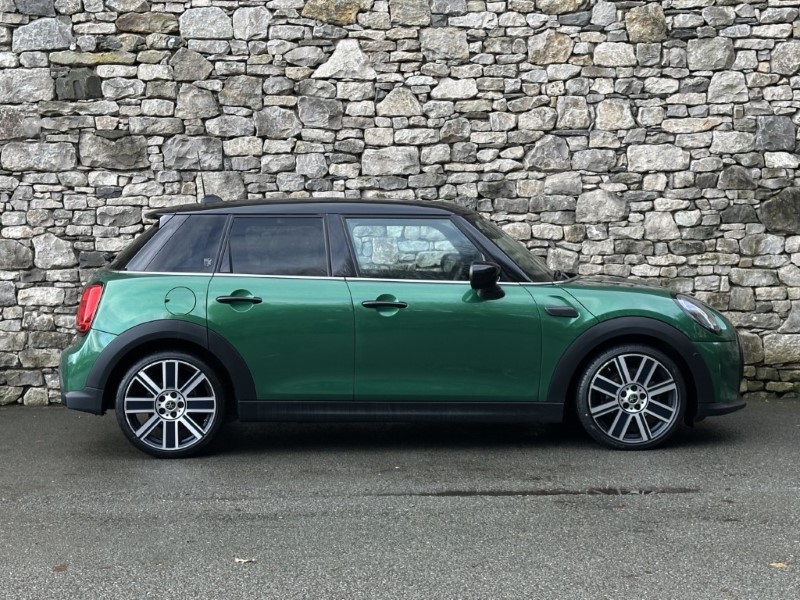 2023 (73) MINI HATCHBACK 1.5 Cooper Exclusive 5dr Auto 4804645