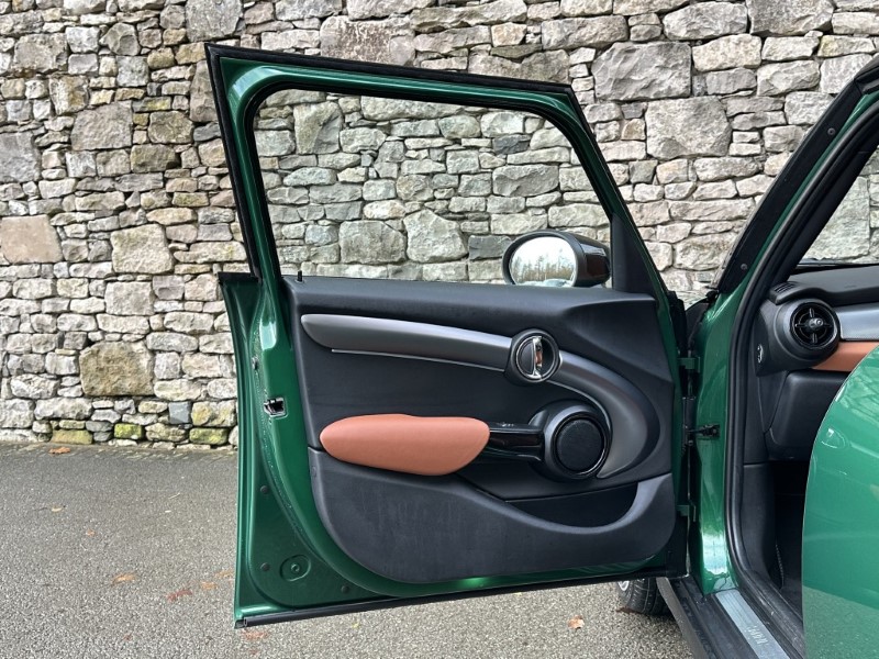 2023 (73) MINI HATCHBACK 1.5 Cooper Exclusive 5dr Auto 4804680