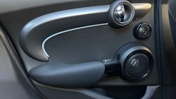 2022 (72) MINI HATCHBACK 1.5 Cooper Exclusive 5dr Auto 4791937