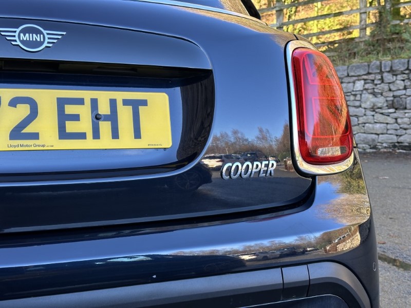 2022 (72) MINI HATCHBACK 1.5 Cooper Exclusive 5dr Auto 4791930