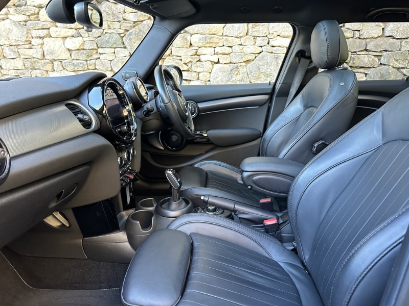 2022 (72) MINI HATCHBACK 1.5 Cooper Exclusive 5dr Auto 4791958