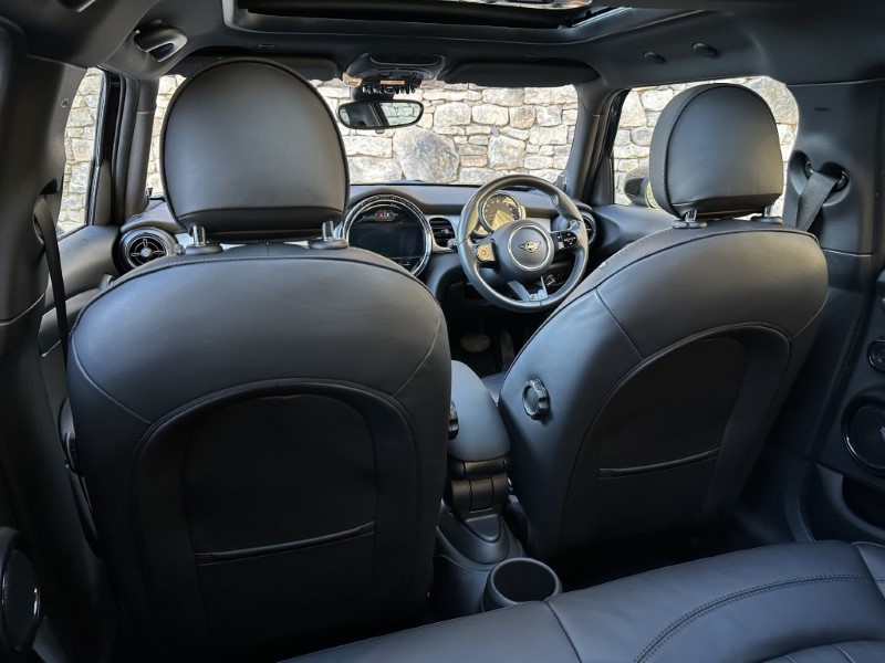 2022 (72) MINI HATCHBACK 1.5 Cooper Exclusive 5dr Auto 4791972