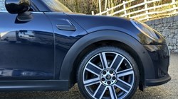 2022 (72) MINI HATCHBACK 1.5 Cooper Exclusive 5dr Auto 4791996