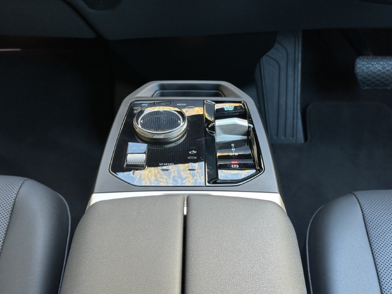 2022 (72) BMW iX 240kW xDrive40 M Sport 76.6kWh 5dr Auto 4799439