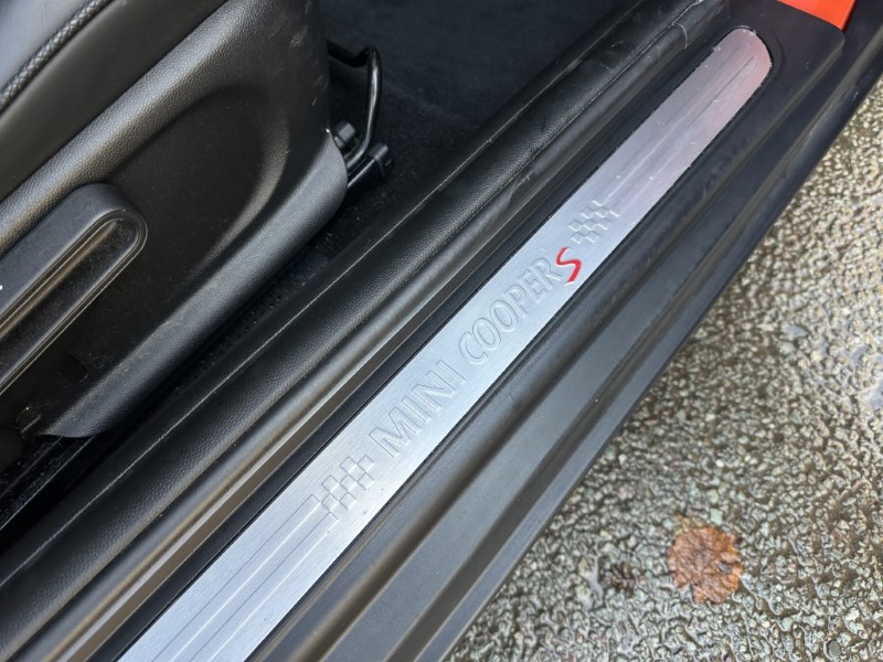 2019 (69) MINI CONVERTIBLE 2.0 Cooper S Exclusive II Convertible  4839641