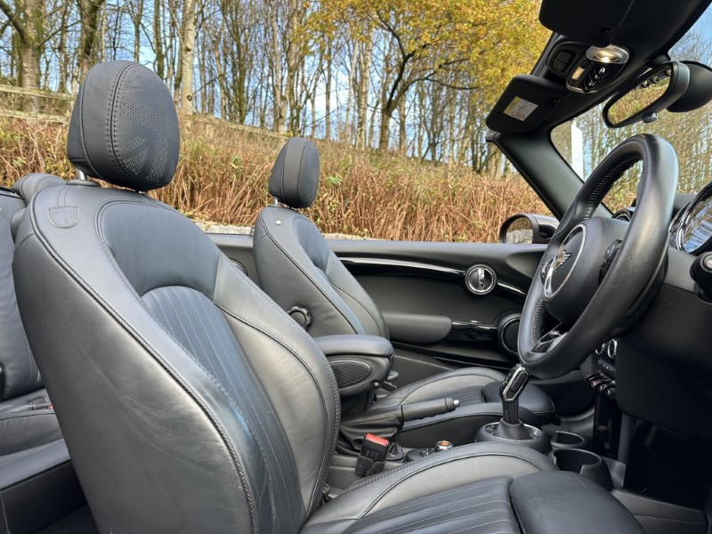 2019 (69) MINI CONVERTIBLE 2.0 Cooper S Exclusive II Convertible  4839713