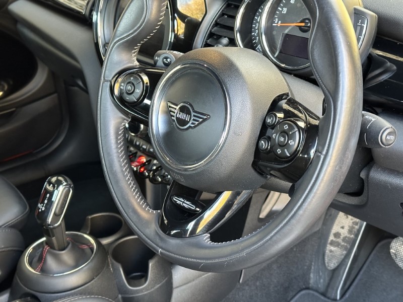 2019 (69) MINI CONVERTIBLE 2.0 Cooper S Exclusive II Convertible  4839639