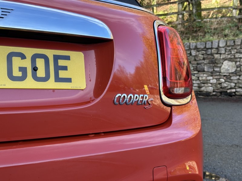 2019 (69) MINI CONVERTIBLE 2.0 Cooper S Exclusive II Convertible  4839635