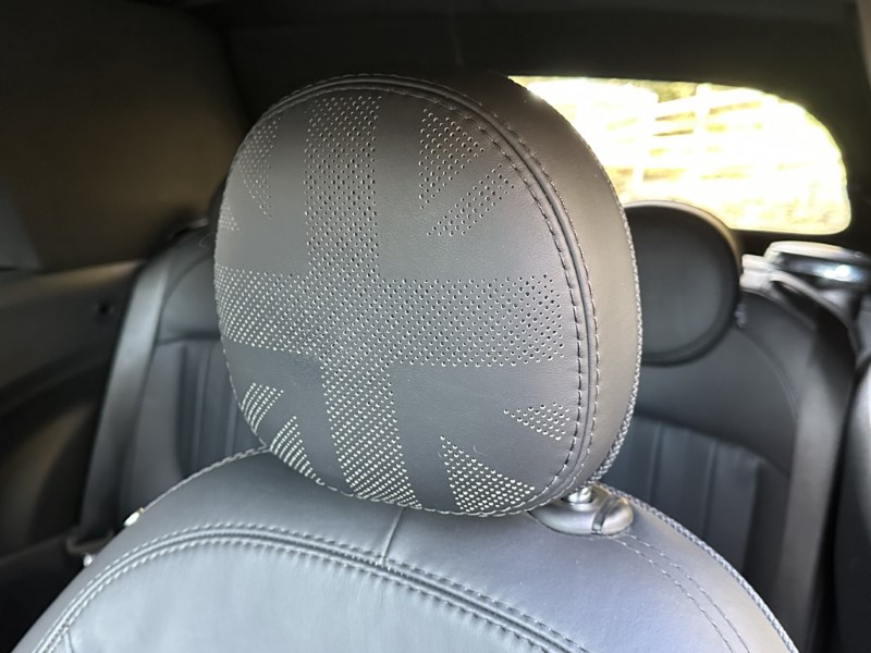 2019 (69) MINI CONVERTIBLE 2.0 Cooper S Exclusive II Convertible  4839673