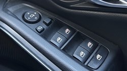 2022 (22) BMW 3 SERIES 320i M Sport 5dr Touring 4852159