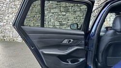 2022 (22) BMW 3 SERIES 320i M Sport 5dr Touring 4852182