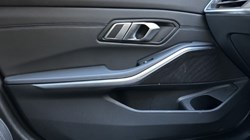 2022 (22) BMW 3 SERIES 320i M Sport 5dr Touring 4852157