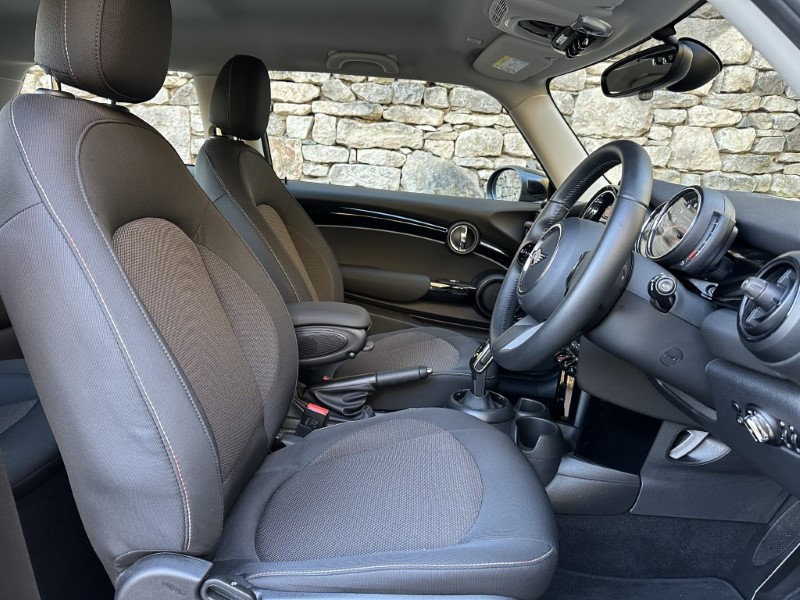 2022 (72) MINI HATCHBACK 1.5 Cooper Classic 3dr Auto 4834166