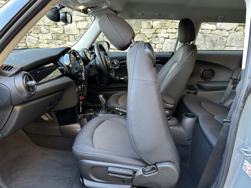 2022 (72) MINI HATCHBACK 1.5 Cooper Classic 3dr Auto 4834192