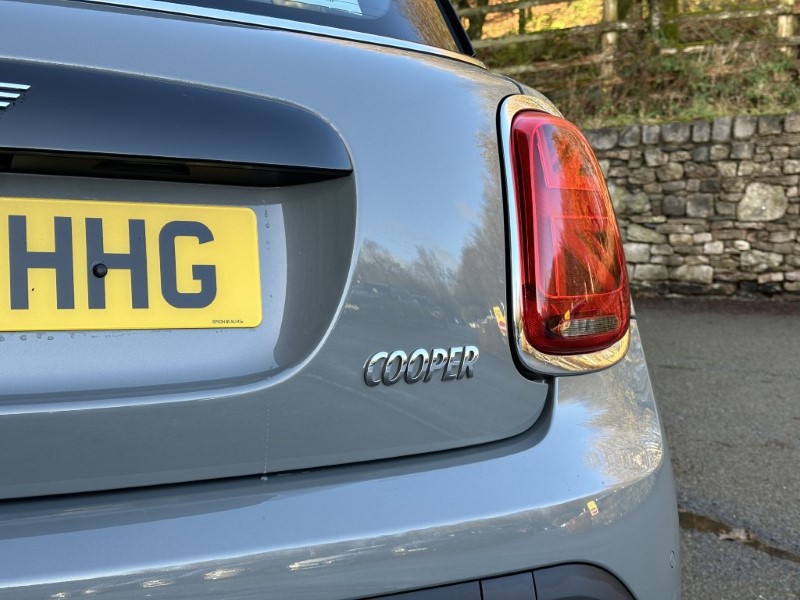 2022 (72) MINI HATCHBACK 1.5 Cooper Classic 3dr Auto 4834161