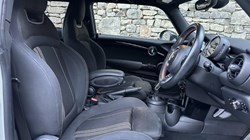 2019 (19) MINI HATCHBACK 2.0 Cooper S Sport II 3dr Auto 4852989