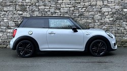 2019 (19) MINI HATCHBACK 2.0 Cooper S Sport II 3dr Auto 4852981
