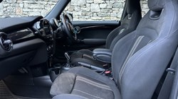 2019 (19) MINI HATCHBACK 2.0 Cooper S Sport II 3dr Auto 4853012