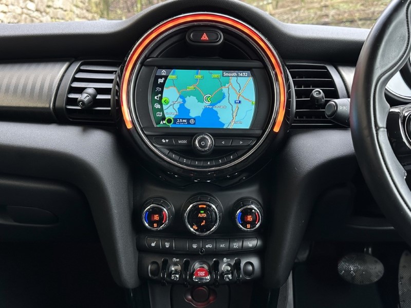 2020 (20) MINI HATCHBACK 1.5 Cooper Exclusive II 3dr Auto 4857296