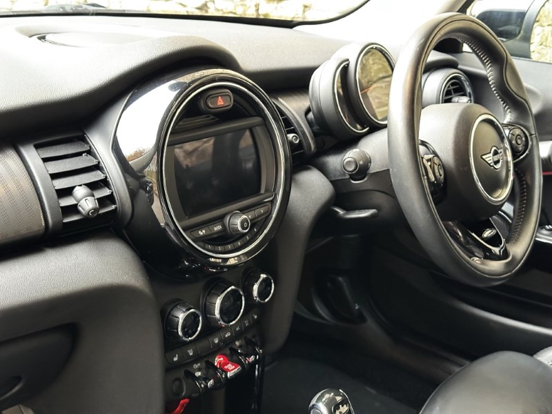 2020 (20) MINI HATCHBACK 1.5 Cooper Exclusive II 3dr Auto 4857308