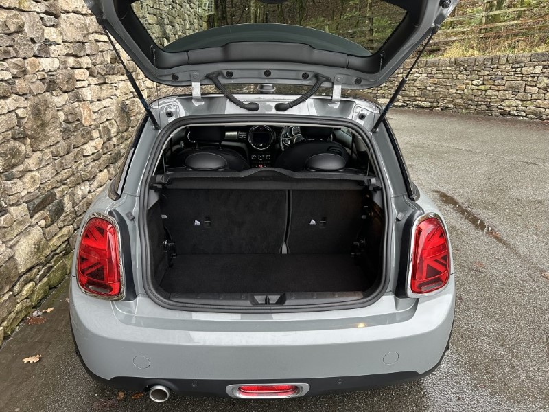 2020 (20) MINI HATCHBACK 1.5 Cooper Exclusive II 3dr Auto 4857343