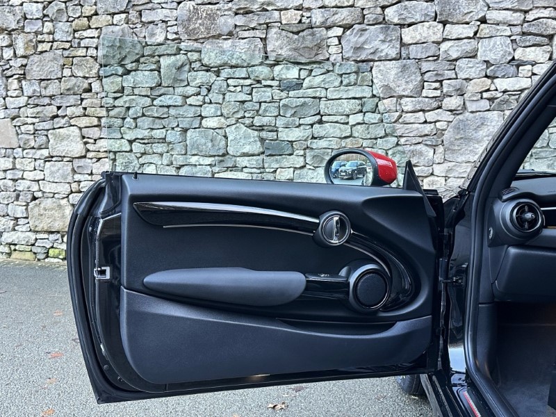 2023 (23) MINI HATCHBACK 1.5 Cooper Sport 3dr Auto 4861759