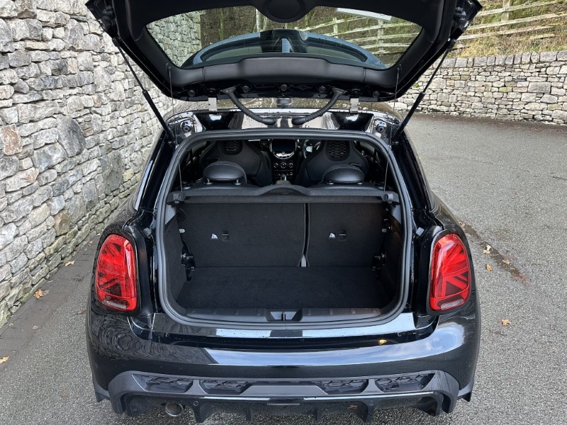 2023 (23) MINI HATCHBACK 1.5 Cooper Sport 3dr Auto 4861723