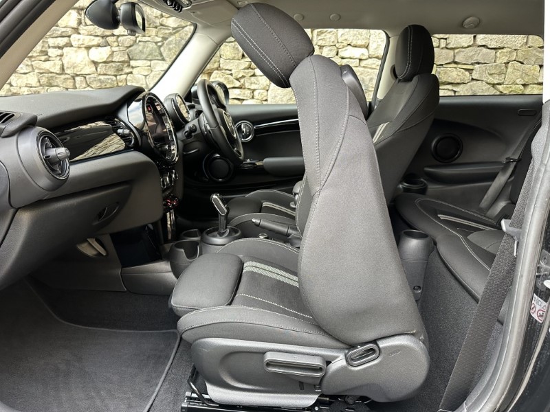 2022 (72) MINI HATCHBACK 2.0 Cooper S Classic 3dr Auto 4867828