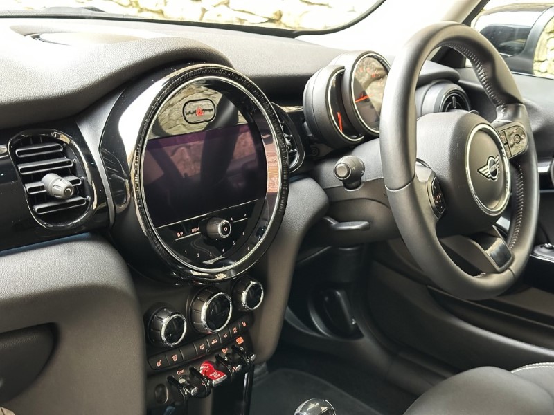 2022 (72) MINI HATCHBACK 2.0 Cooper S Classic 3dr Auto 4867823