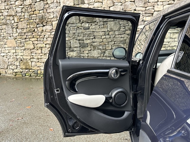 2024 (24) MINI HATCHBACK 1.5 Cooper Exclusive 5dr Auto 4893611