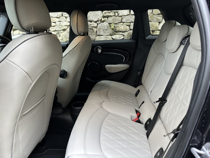 2024 (24) MINI HATCHBACK 1.5 Cooper Exclusive 5dr Auto 4893601