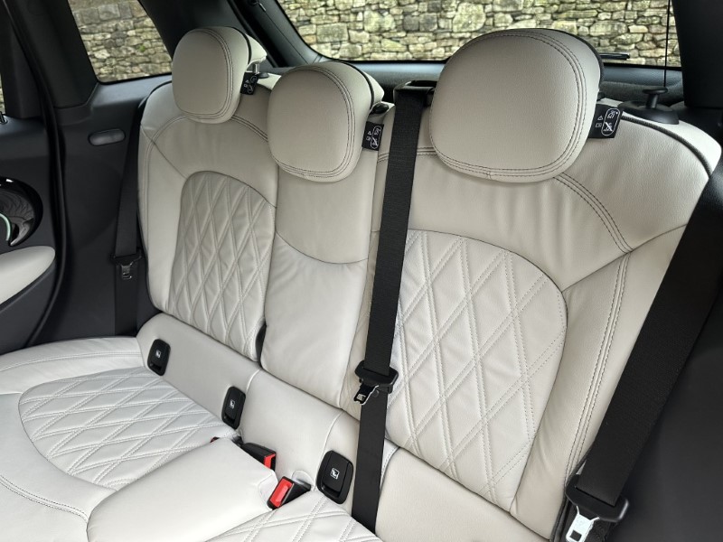 2024 (24) MINI HATCHBACK 1.5 Cooper Exclusive 5dr Auto 4893612