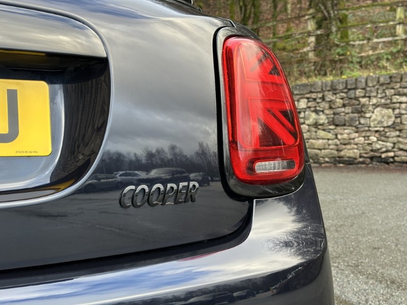 2024 (24) MINI HATCHBACK 1.5 Cooper Exclusive 5dr Auto 4893591