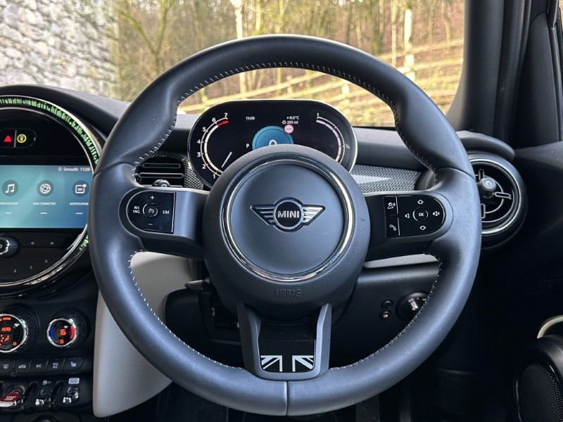 2024 (24) MINI HATCHBACK 1.5 Cooper Exclusive 5dr Auto 4893651